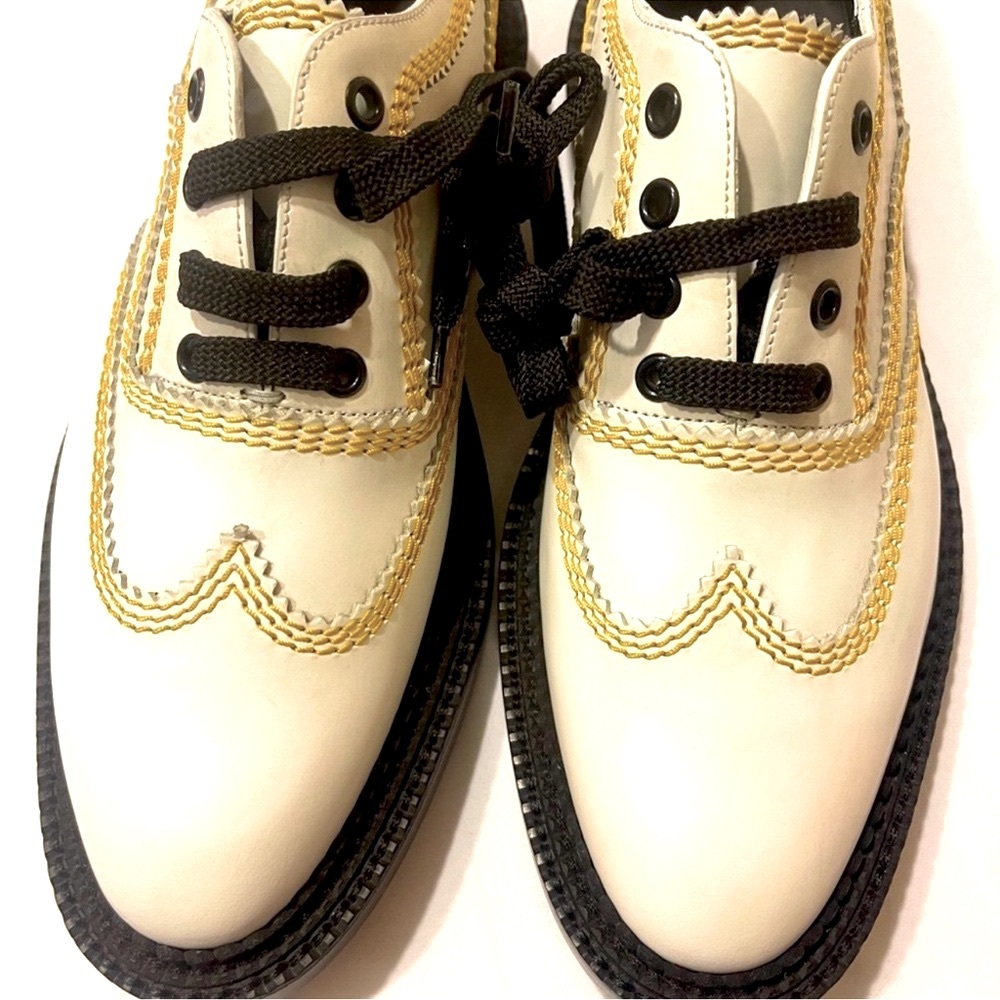 Burberry Stylish leather Cream and Black Women’s Shoes
NWOT